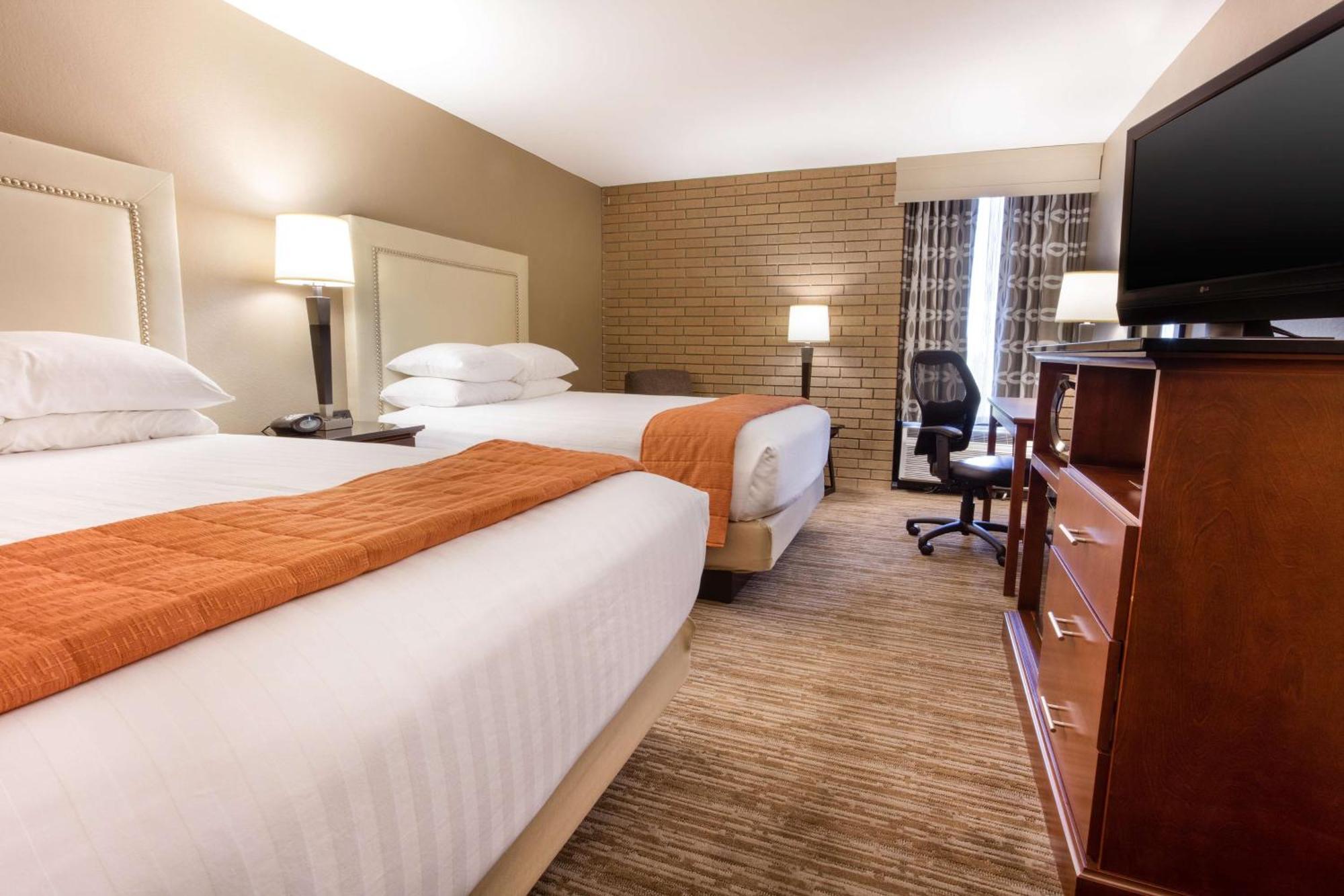 Drury Inn & Suites Kansas City Airport Екстериор снимка