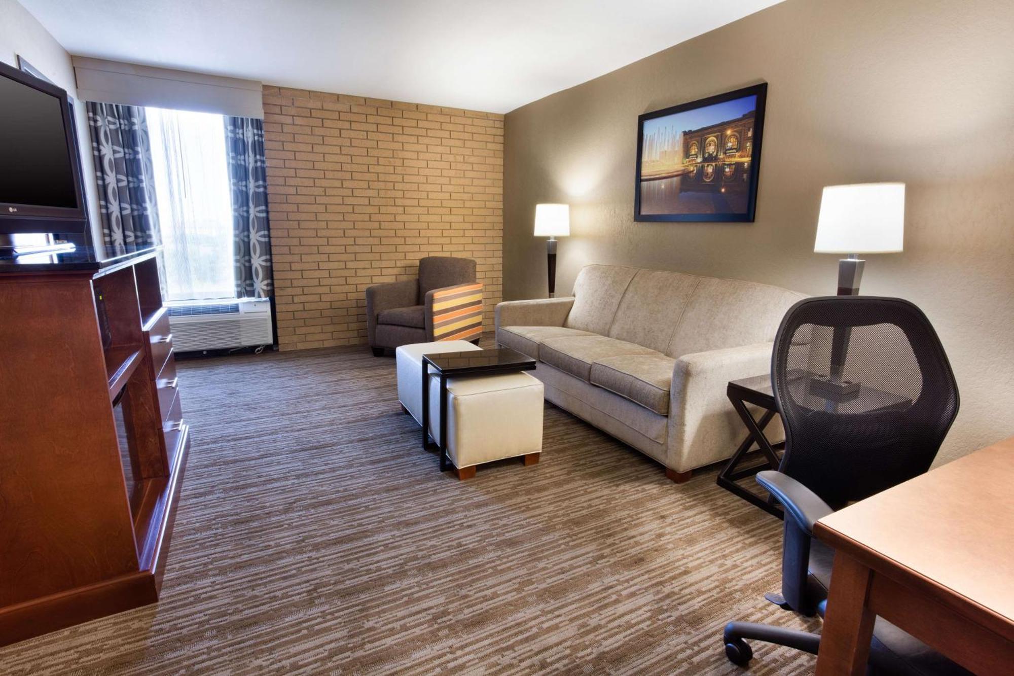 Drury Inn & Suites Kansas City Airport Екстериор снимка