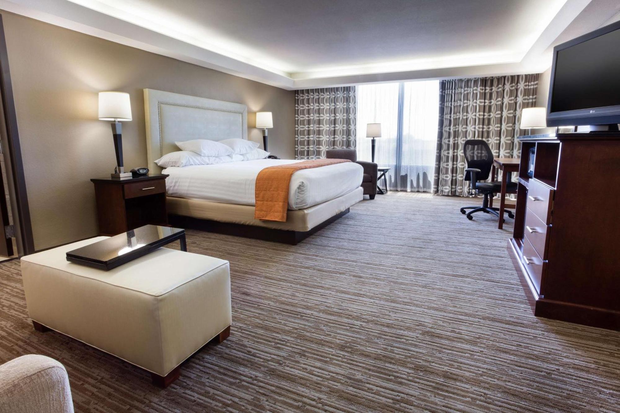 Drury Inn & Suites Kansas City Airport Екстериор снимка
