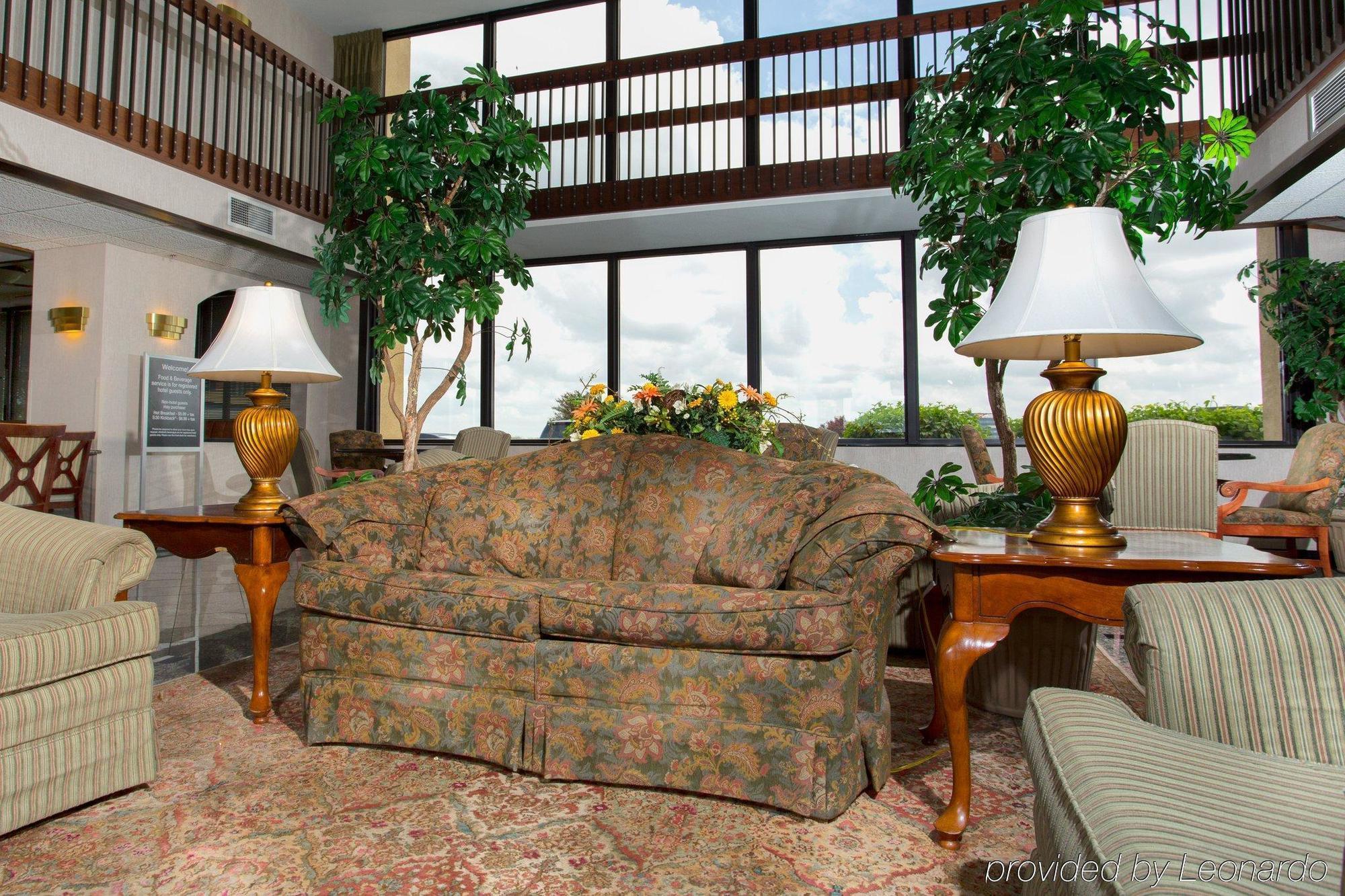 Drury Inn & Suites Kansas City Airport Екстериор снимка