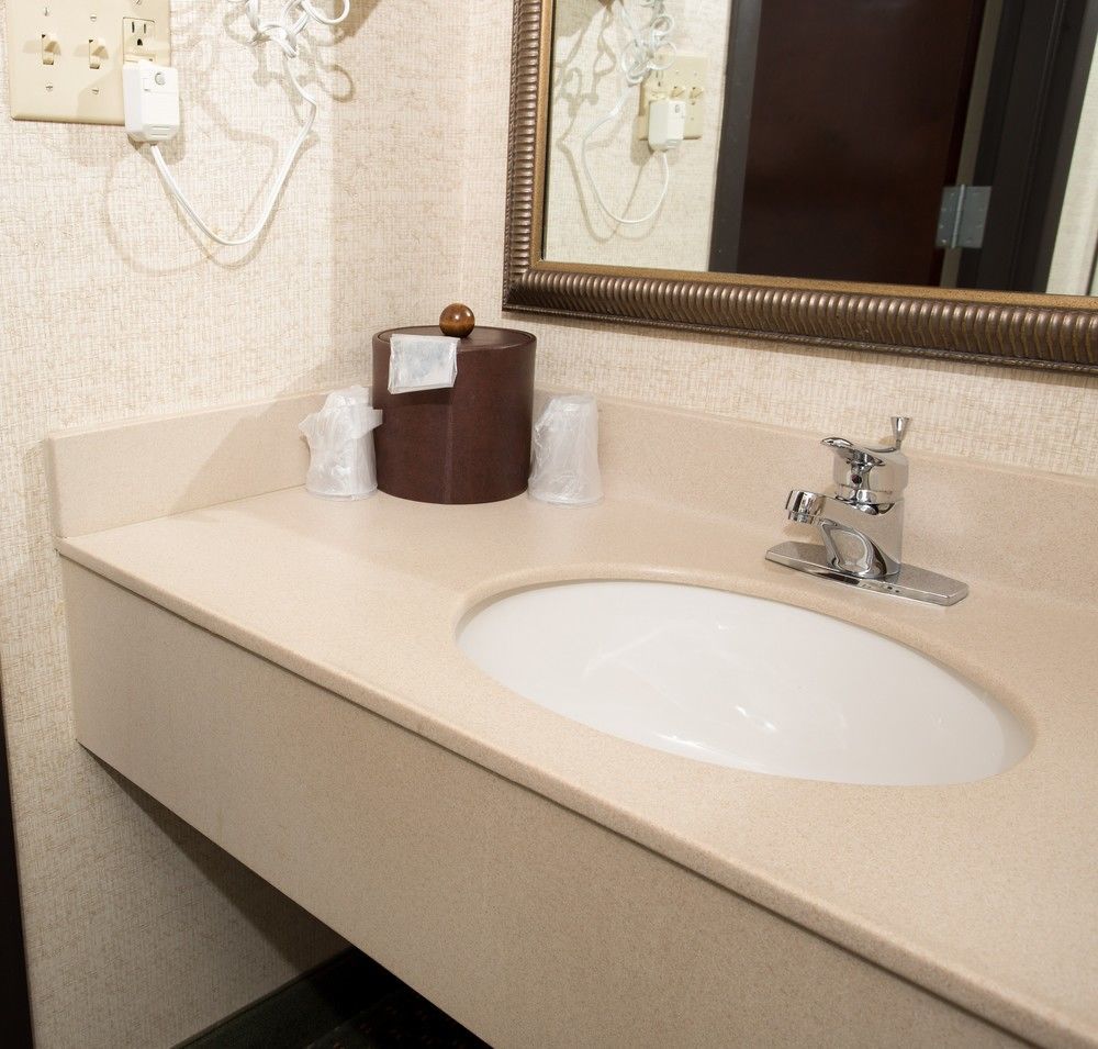 Drury Inn & Suites Kansas City Airport Екстериор снимка