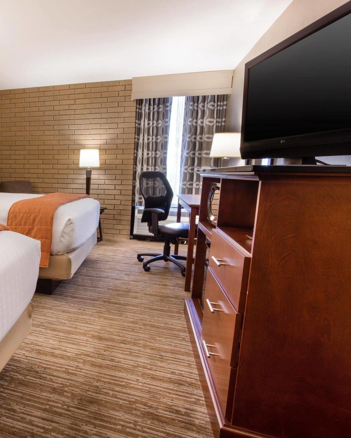 Drury Inn & Suites Kansas City Airport Екстериор снимка
