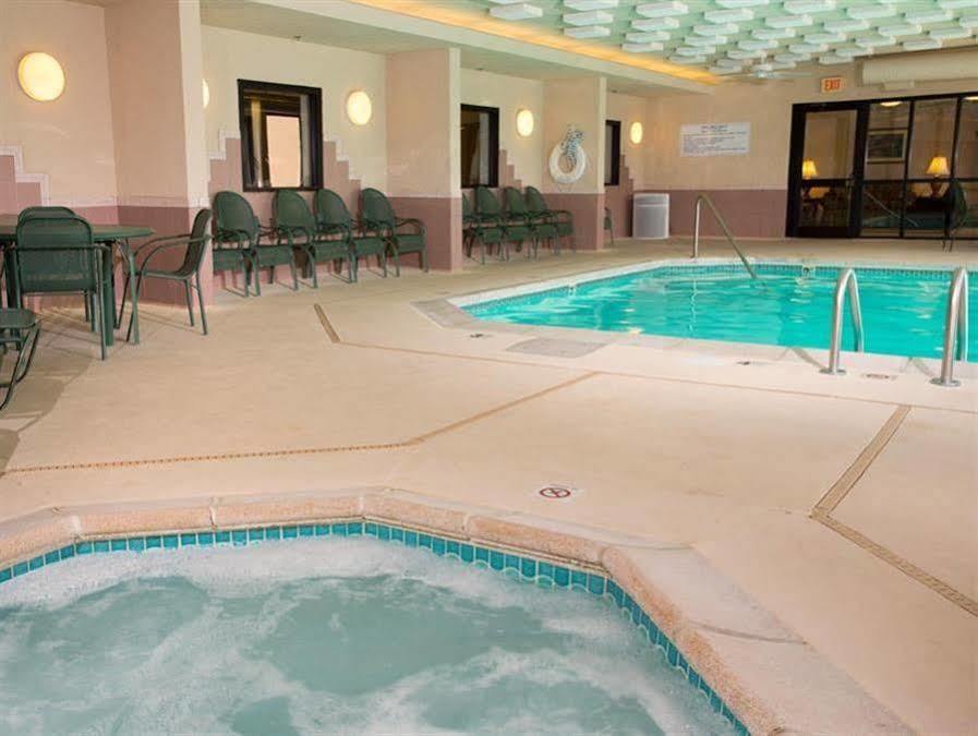 Drury Inn & Suites Kansas City Airport Екстериор снимка